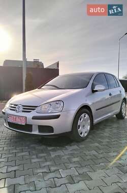 Хетчбек Volkswagen Golf 2005 в Луцьку