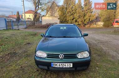 Універсал Volkswagen Golf 2001 в Рівному