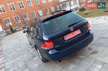 Універсал Volkswagen Golf 2011 в Надвірній