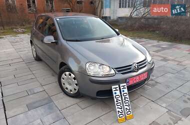 Хетчбек Volkswagen Golf 2005 в 