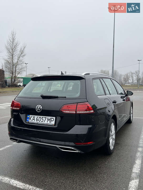 Універсал Volkswagen Golf 2020 в Києві