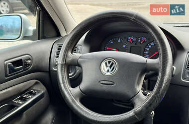 Хэтчбек Volkswagen Golf 2003 в Киеве