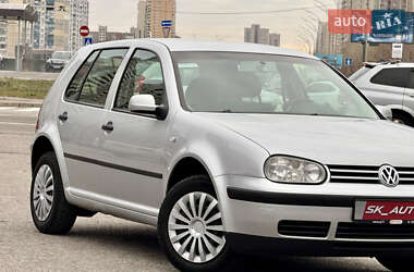 Хэтчбек Volkswagen Golf 2003 в Киеве