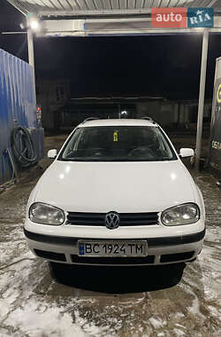 Універсал Volkswagen Golf 2001 в Жовкві