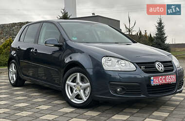 Хетчбек Volkswagen Golf 2006 в Стрию