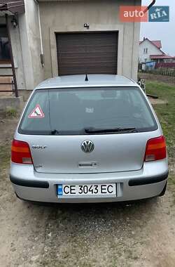 Хэтчбек Volkswagen Golf 2002 в Черновцах