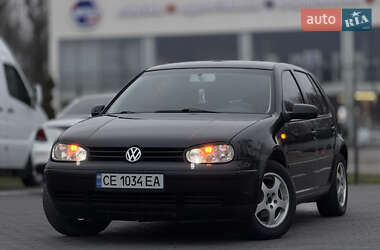 Хетчбек Volkswagen Golf 2001 в Чернівцях