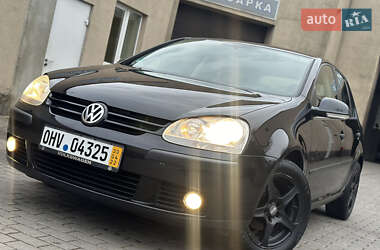 Хетчбек Volkswagen Golf 2005 в Володимирі