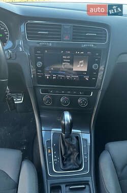 Универсал Volkswagen Golf 2017 в 