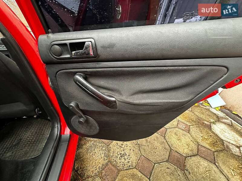 Хетчбек Volkswagen Golf 1999 в Харкові