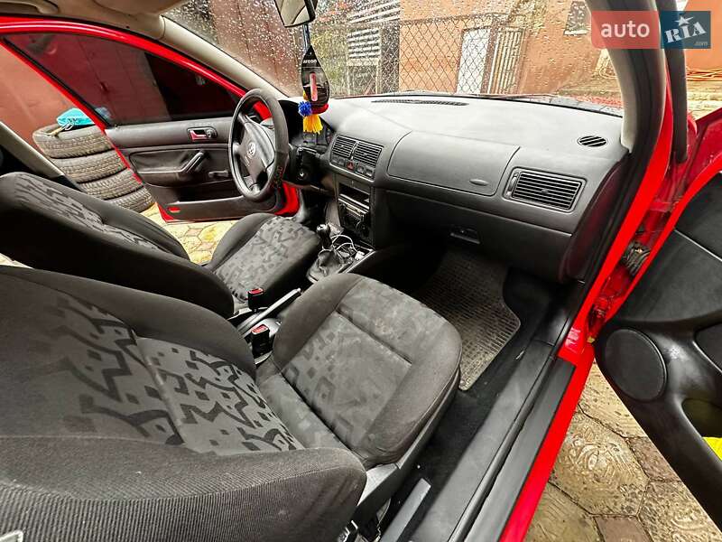 Хетчбек Volkswagen Golf 1999 в Харкові