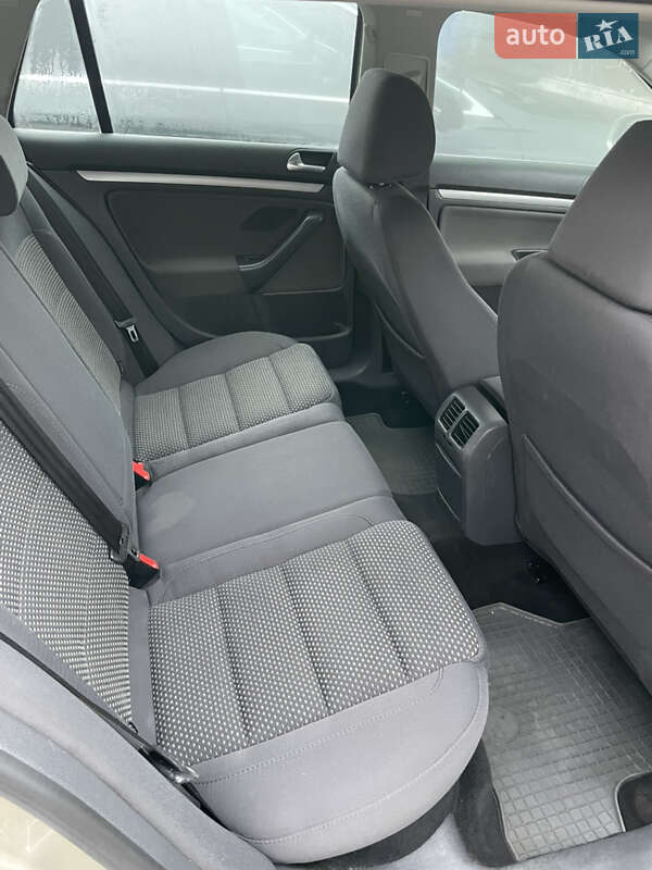 Універсал Volkswagen Golf 2007 в Києві