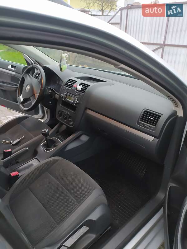 Універсал Volkswagen Golf 2009 в Луцьку