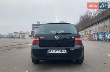 Хетчбек Volkswagen Golf 2003 в Києві