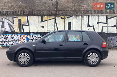 Хетчбек Volkswagen Golf 2003 в Києві