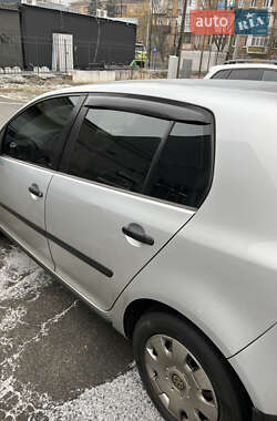 Хетчбек Volkswagen Golf 2008 в Києві