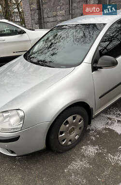 Хетчбек Volkswagen Golf 2008 в Києві