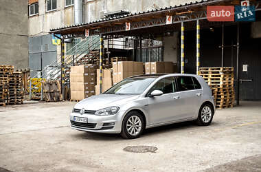 Хетчбек Volkswagen Golf 2015 в Києві