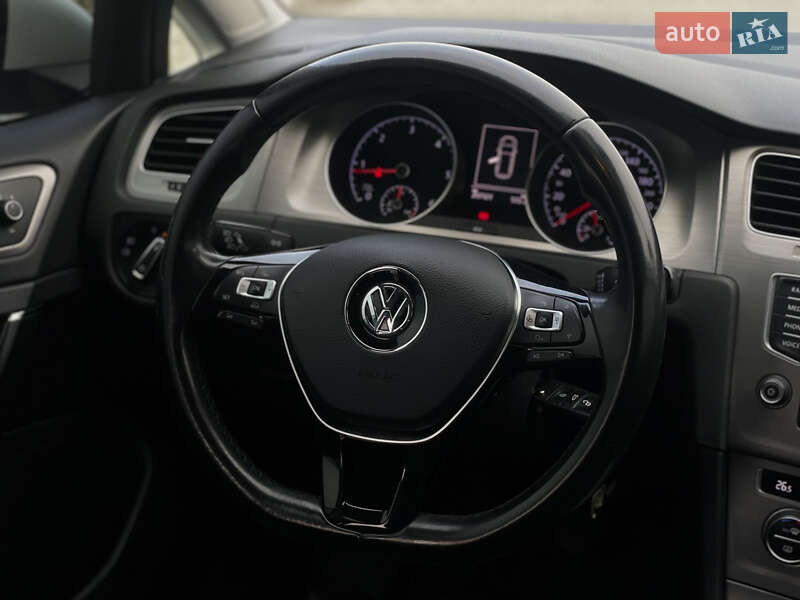 Универсал Volkswagen Golf 2016 в Львове