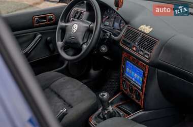 Хетчбек Volkswagen Golf 1999 в Чернівцях