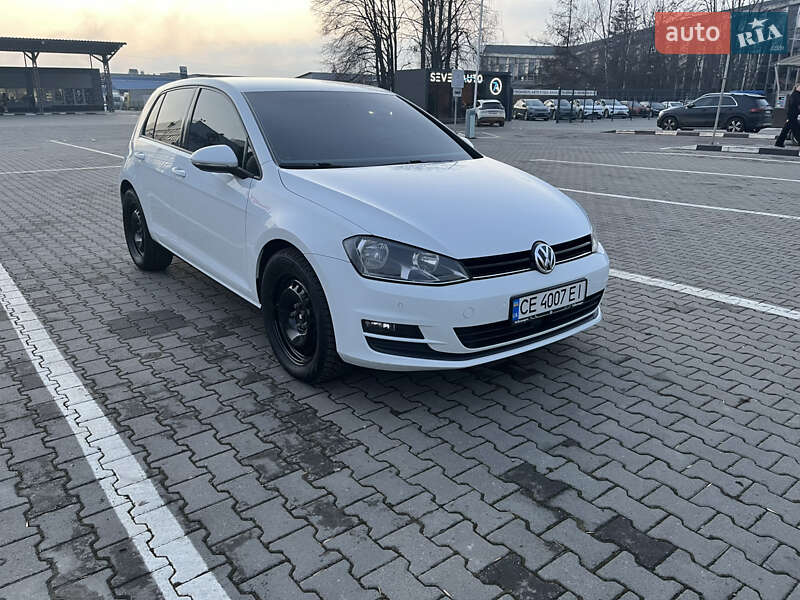 Хэтчбек Volkswagen Golf 2014 в Черновцах