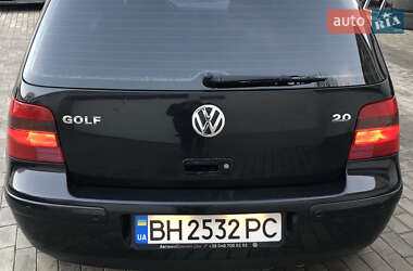 Хэтчбек Volkswagen Golf 2001 в 