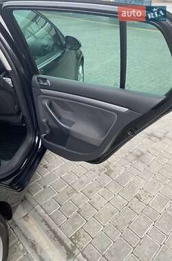 Хетчбек Volkswagen Golf 2007 в 