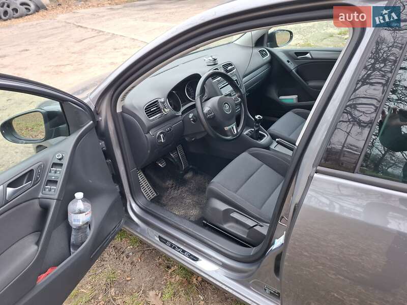 Хетчбек Volkswagen Golf 2012 в Вознесенську