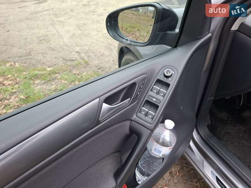 Хетчбек Volkswagen Golf 2012 в Вознесенську