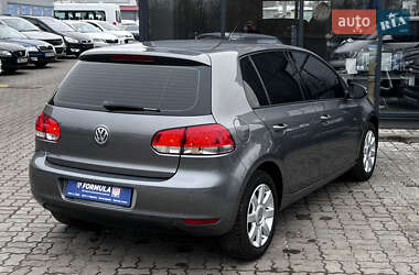 Хэтчбек Volkswagen Golf 2010 в 