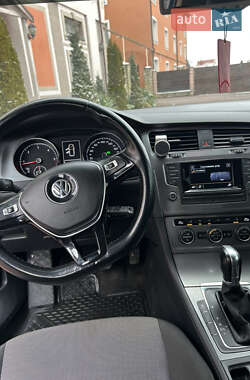 Хетчбек Volkswagen Golf 2013 в Стрию