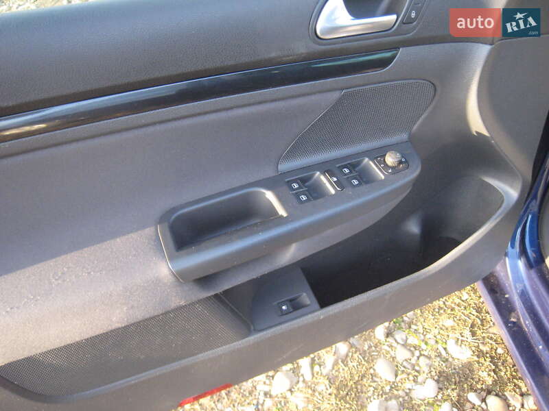 Хетчбек Volkswagen Golf 2007 в Івано-Франківську