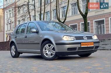 Хэтчбек Volkswagen Golf 2003 в Одессе