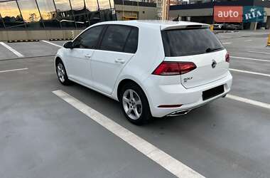 Хэтчбек Volkswagen Golf 2019 в 