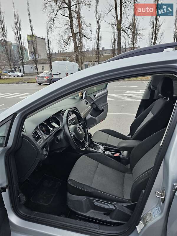 Універсал Volkswagen Golf 2014 в Києві