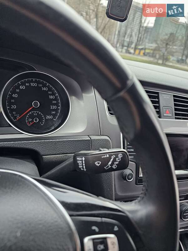 Універсал Volkswagen Golf 2014 в Києві