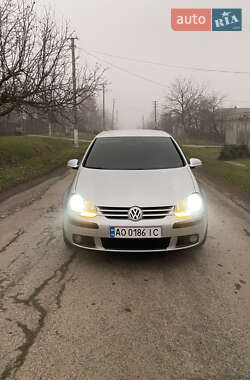 Хетчбек Volkswagen Golf 2003 в Мукачевому