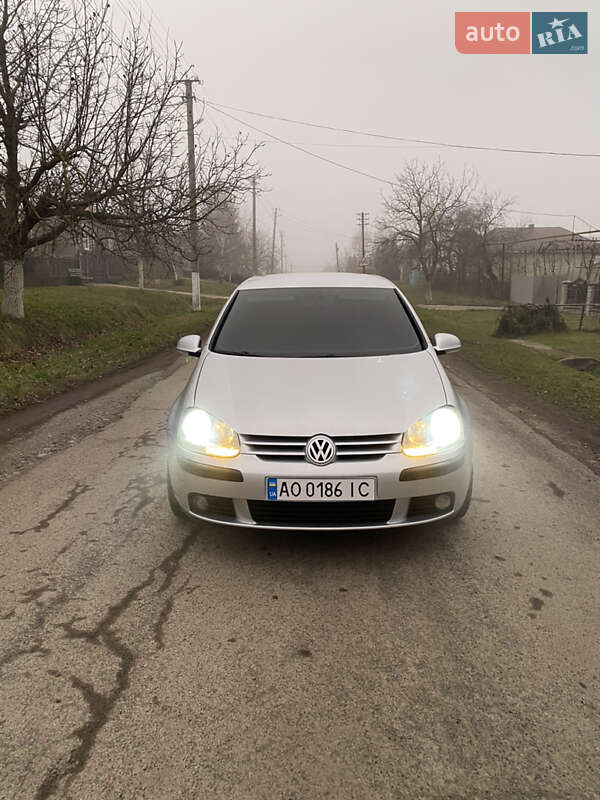 Volkswagen Golf 2003