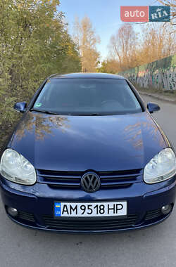 Хетчбек Volkswagen Golf 2006 в Києві