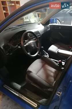 Универсал Volkswagen Golf 2001 в 