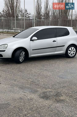 Хэтчбек Volkswagen Golf 2004 в Кропивницком