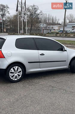 Хэтчбек Volkswagen Golf 2004 в Кропивницком