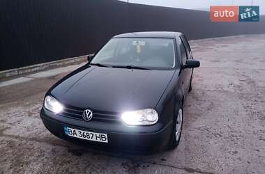 Хетчбек Volkswagen Golf 1999 в Помічній