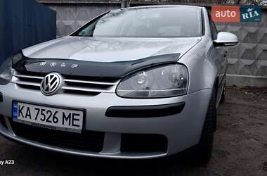 Хетчбек Volkswagen Golf 2004 в Києві