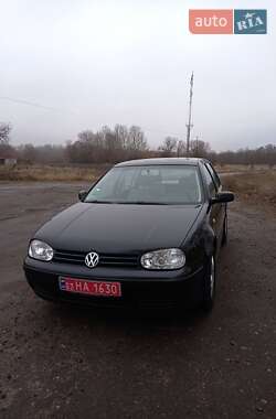 Хэтчбек Volkswagen Golf 2002 в Полтаве