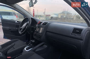 Хетчбек Volkswagen Golf 2004 в Тернополі