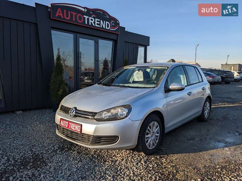 Хетчбек Volkswagen Golf 2010 в Львові