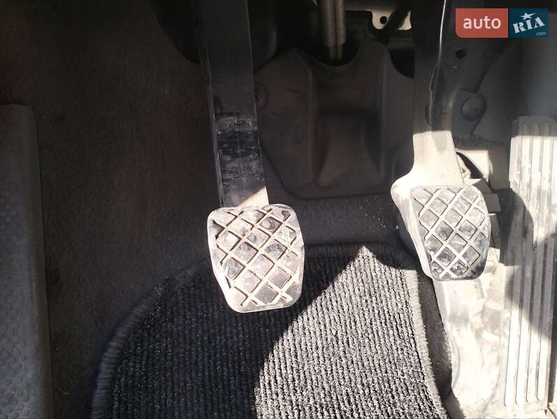 Хетчбек Volkswagen Golf 2004 в Рівному фото 20 Хетчбек Volkswagen Golf 2004 в Рівному