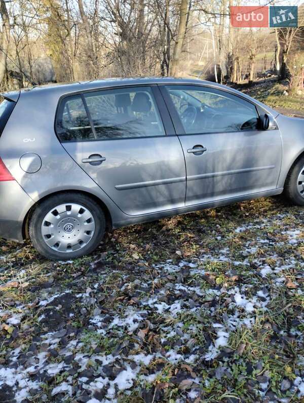 Хэтчбек Volkswagen Golf 2007 в Вишневце