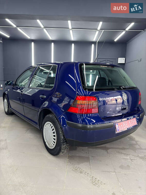 Volkswagen Golf 2002